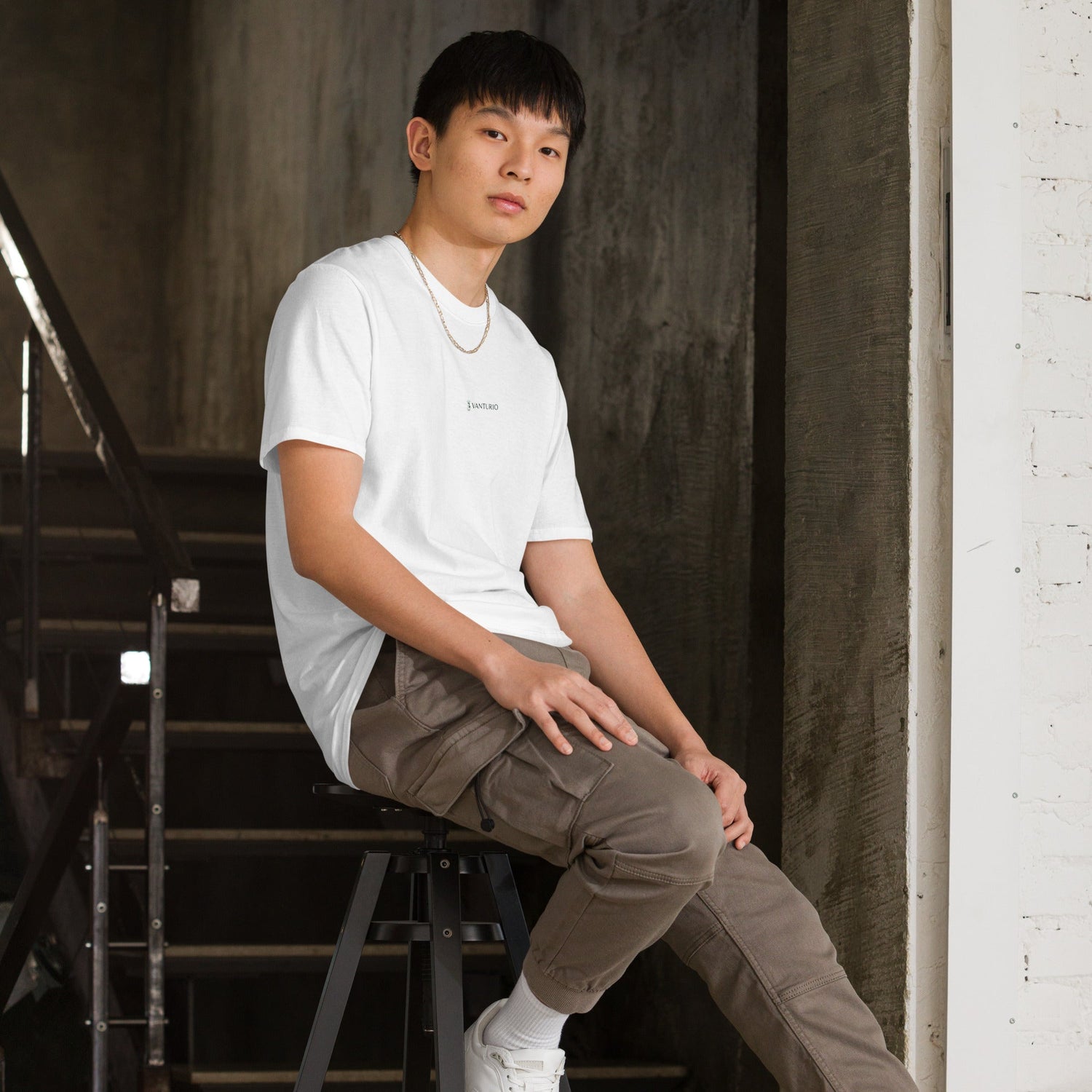 T - SHIRT
